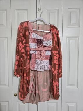 Unknown brand large women's 2 piece swimsuit with cover-up